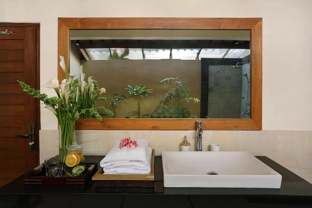 Villa Agni - Newly Renovated Tropical Villa In Peaceful Location A Short Walk From The Best Of Seminyak