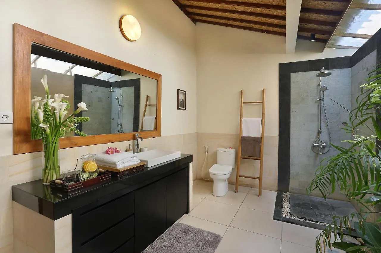 Villa Agni - Newly Renovated Tropical Villa In Peaceful Location A Short Walk From The Best Of Seminyak