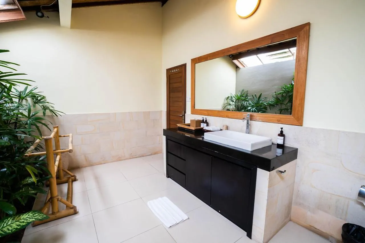 Villa Agni - Newly Renovated Tropical Villa In Peaceful Location A Short Walk From The Best Of Seminyak