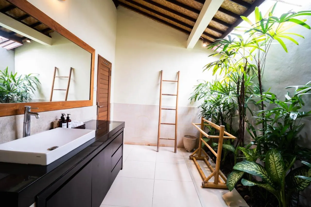 Villa Agni - Newly Renovated Tropical Villa In Peaceful Location A Short Walk From The Best Of Seminyak